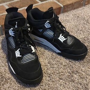 Jordan Men's Black and White Retro 4 Sneakers